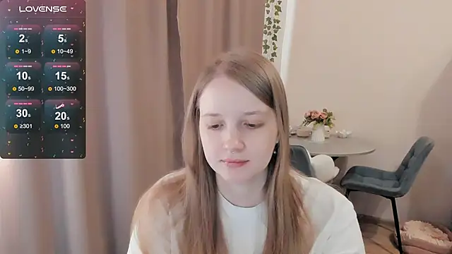 Snapshot of Alyaley chatting on 04.21.26 Alyaley online show from 04.21.26