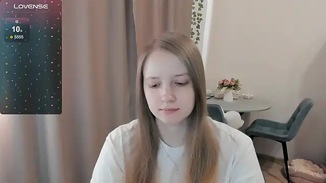 Snapshot of Alyaley chatting on 04.24.26 Alyaley online show from 04.24.26