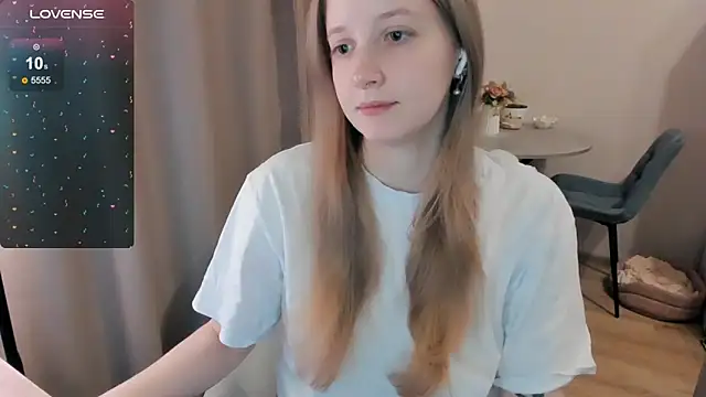 Snapshot of Alyaley chatting on 06.02.26 Alyaley online show from 06.02.26