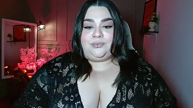 Snapshot of tiffany_laurens chatting on 12.05.25 tiffany laurens online show from 12.05.25