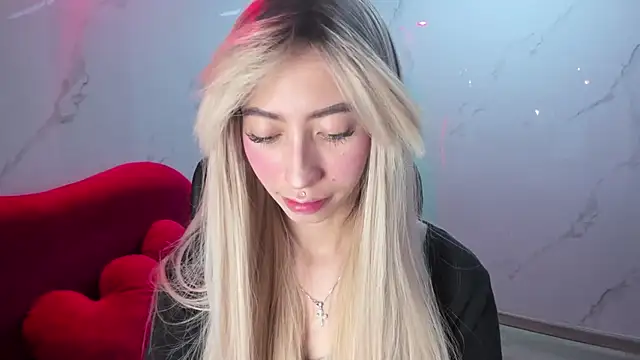 Snapshot of LilithCooperr_ chatting on 11.04.25 LilithCooperr online show from 11.04.25