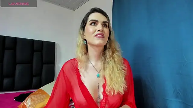 Snapshot of Aurora_doll23 chatting on 10.11.25 Aurora doll23 online show from 10.11.25