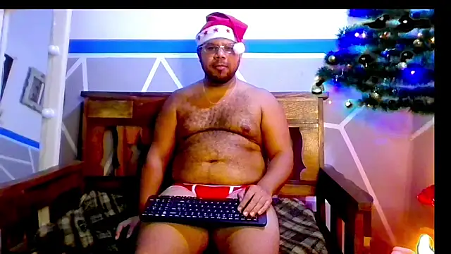 Snapshot of Evert_hairyboy chatting on 12.16.25 Evert hairyboy online show from 12.16.25