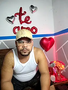 Snapshot of Evert_hairyboy chatting on 02.07.26 Evert hairyboy online show from 02.07.26