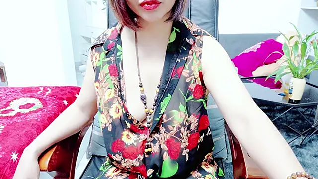 Snapshot of Miu-Le chatting on 06.17.26 Miu-Le online show from 06.17.26