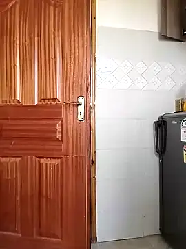 Snapshot of Winnie_- chatting on 12.08.24 Winnie - online show from 12.08.24