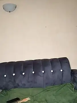 Snapshot of Winnie_- chatting on 02.09.25 Winnie - online show from 02.09.25