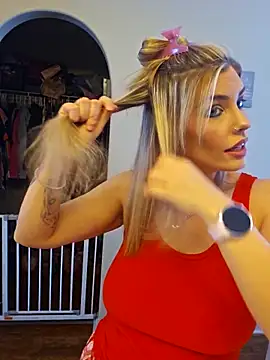 ellieconradxo online show from 12.15.25