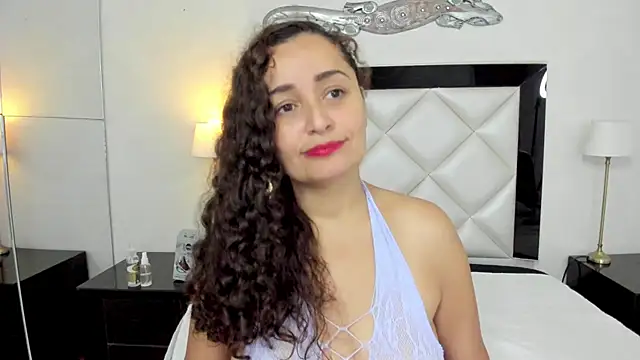  luna  sweet  online show from 03.05.25