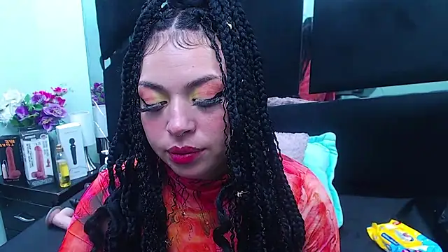 Snapshot of Cocoo_Nuth chatting on 01.05.25 Cocoo Nuth online show from 01.05.25