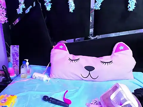 Snapshot of Cocoo_Nuth chatting on 09.19.25 Cocoo Nuth online show from 09.19.25