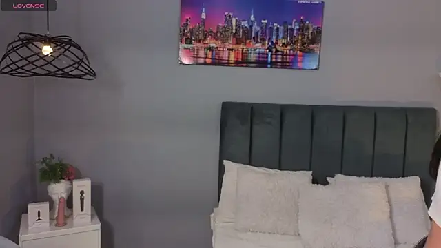 Snapshot of Alli_cooper chatting on 04.15.26 Alli cooper online show from 04.15.26