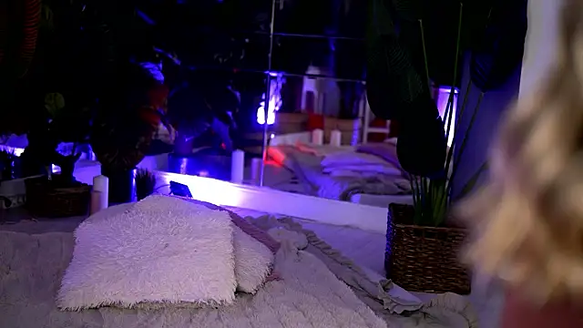 Snapshot of KellyMathews chatting on 02.19.26 KellyMathews online show from 02.19.26