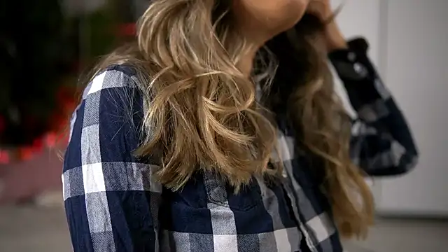 Snapshot of KellyMathews chatting on 03.20.26 KellyMathews online show from 03.20.26