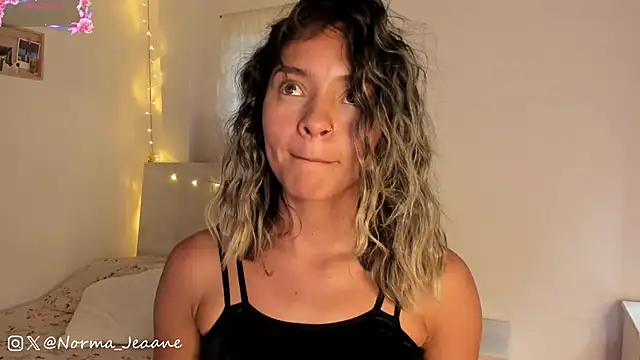 Snapshot of Norma-Jeaane chatting on 01.23.25 Norma-Jeaane online show from 01.23.25