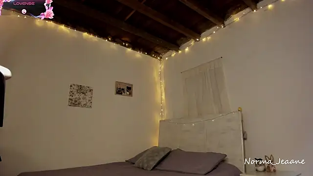 Snapshot of Norma-Jeaane chatting on 03.20.25 Norma-Jeaane online show from 03.20.25