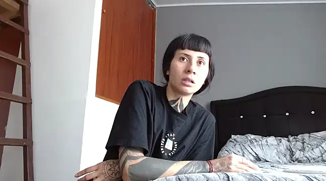 Emilia 1995 online show from 03.17.25