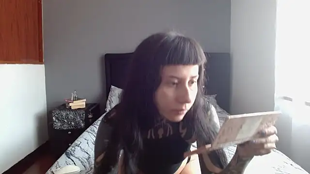 Emilia 1995 online show from 09.24.25