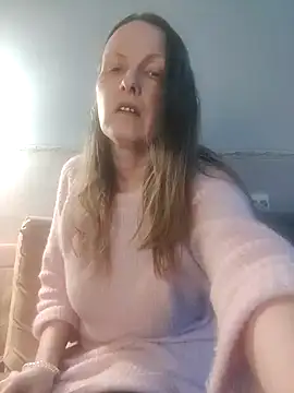 Snapshot of Evelina_cute chatting on 01.17.25 Evelina cute online show from 01.17.25