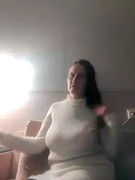 Snapshot of Evelina_cute chatting on 02.19.25 Evelina cute online show from 02.19.25