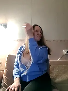 Snapshot of Evelina_cute chatting on 03.06.25 Evelina cute online show from 03.06.25