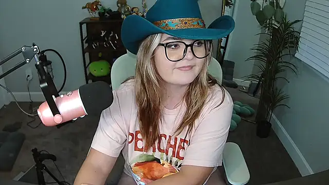 Snapshot of rodeobrii chatting on 05.18.26 rodeobrii online show from 05.18.26