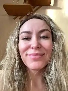 Snapshot of LovenseLush chatting on 03.19.25 LovenseLush online show from 03.19.25