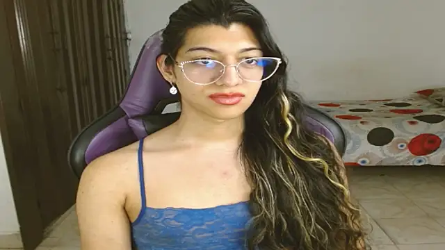 engielphoenis14 online show from 09.15.25