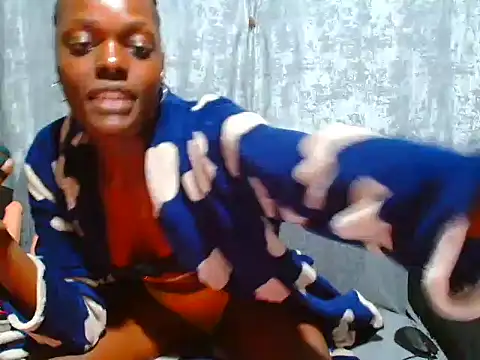 Snapshot of VANESAAMBER23 chatting on 06.19.26 VANESAAMBER23 online show from 06.19.26