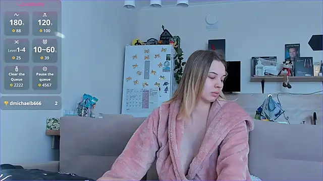 Girl alone home online show from 04.02.26