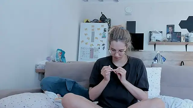 Girl alone home online show from 05.18.26