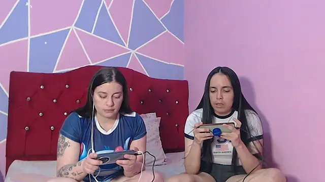 Snapshot of Lola_barbara chatting on 11.21.25 Lola barbara online show from 11.21.25