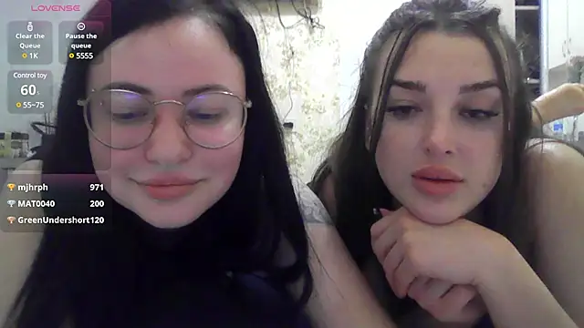 Snapshot of German_Eva chatting on 03.11.25 German Eva online show from 03.11.25