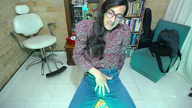 Snapshot of VioletaGomezCo chatting on 09.24.25 VioletaGomezCo online show from 09.24.25