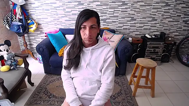 Snapshot of VioletaGomezCo chatting on 04.21.26 VioletaGomezCo online show from 04.21.26