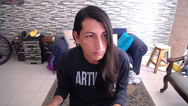 Snapshot of VioletaGomezCo chatting on 05.10.26 VioletaGomezCo online show from 05.10.26