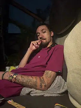 Snapshot of hotcamboy420 chatting on 12.27.24 hotcamboy420 online show from 12.27.24