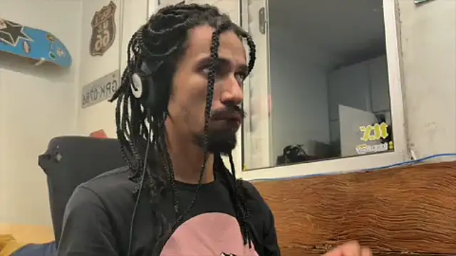 Snapshot of hotcamboy420 chatting on 01.09.25 hotcamboy420 online show from 01.09.25