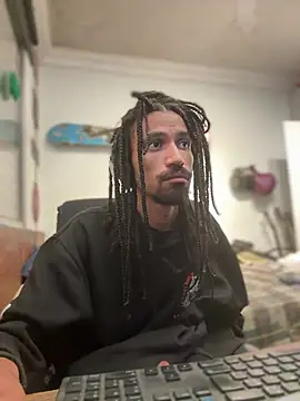 Snapshot of hotcamboy420 chatting on 01.11.25 hotcamboy420 online show from 01.11.25