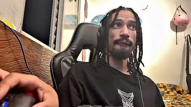 Snapshot of hotcamboy420 chatting on 02.08.25 hotcamboy420 online show from 02.08.25