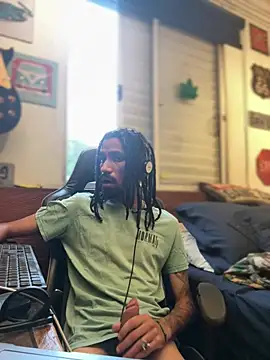 Snapshot of hotcamboy420 chatting on 02.18.25 hotcamboy420 online show from 02.18.25