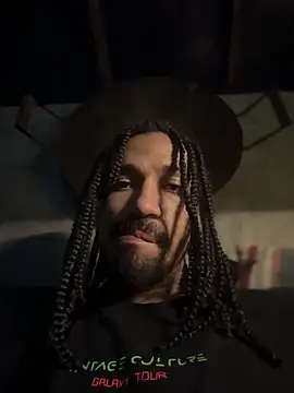 Snapshot of hotcamboy420 chatting on 02.21.25 hotcamboy420 online show from 02.21.25