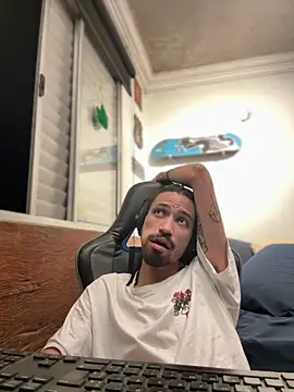 Snapshot of hotcamboy420 chatting on 02.28.25 hotcamboy420 online show from 02.28.25