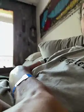 Snapshot of hotcamboy420 chatting on 03.06.25 hotcamboy420 online show from 03.06.25