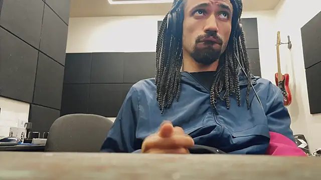 Snapshot of hotcamboy420 chatting on 11.12.25 hotcamboy420 online show from 11.12.25