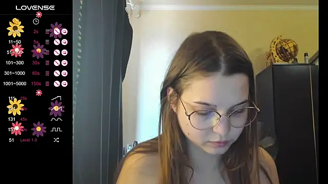 Snapshot of Boni_NeLL__ chatting on 03.08.25 Boni NeLL online show from 03.08.25