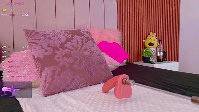 Snapshot of cristal_subin69 chatting on 11.22.25 cristal subin69 online show from 11.22.25