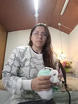 karlamorris  online show from 12.02.25