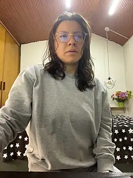 karlamorris  online show from 04.10.26