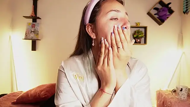 Sophy SmileSweet online show from 10.22.25